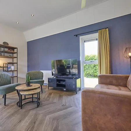 Holiday home T Kaatsheuveltje 3 *